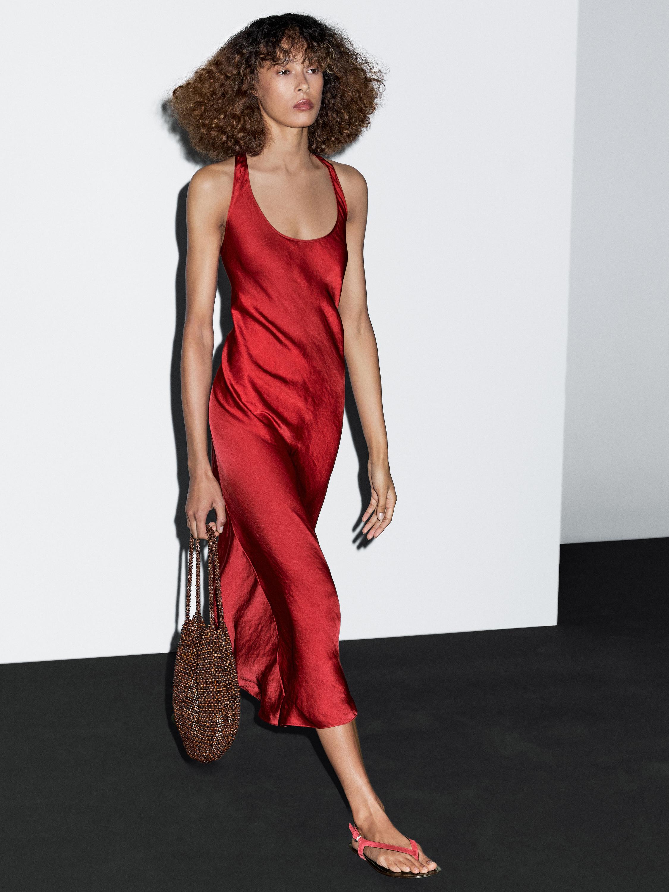 Long satin dress with round neckline