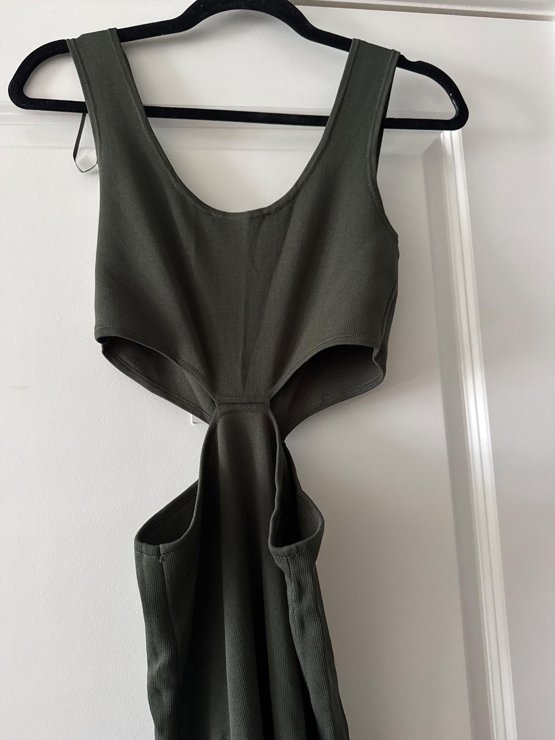 VESTIDO PUNTO CUT OUT - Image 3