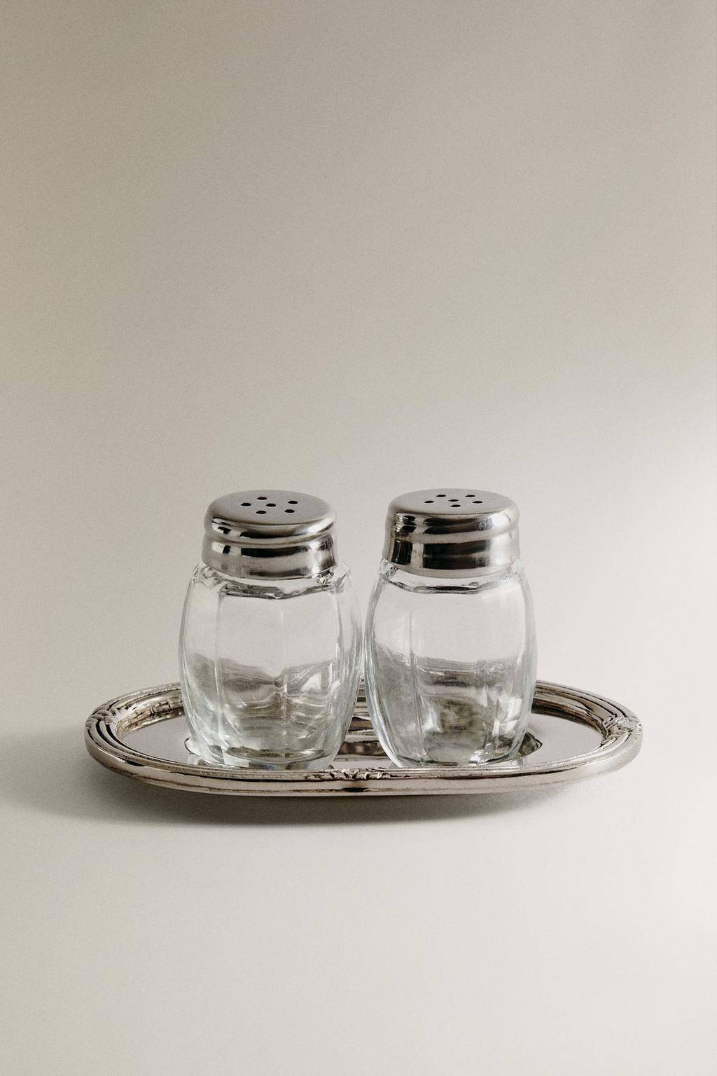 SALT AND PEPPER SHAKER SET WITH TRAY