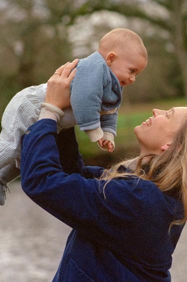 PANTALLONA ME TEKSTURË KUADRATE - Ngjyrë rëre/e kaltër nga Zara
