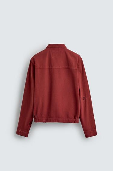 CAZADORA CROPPED FIT EFECTO ROTOS - BURGANDY MARS de Zara