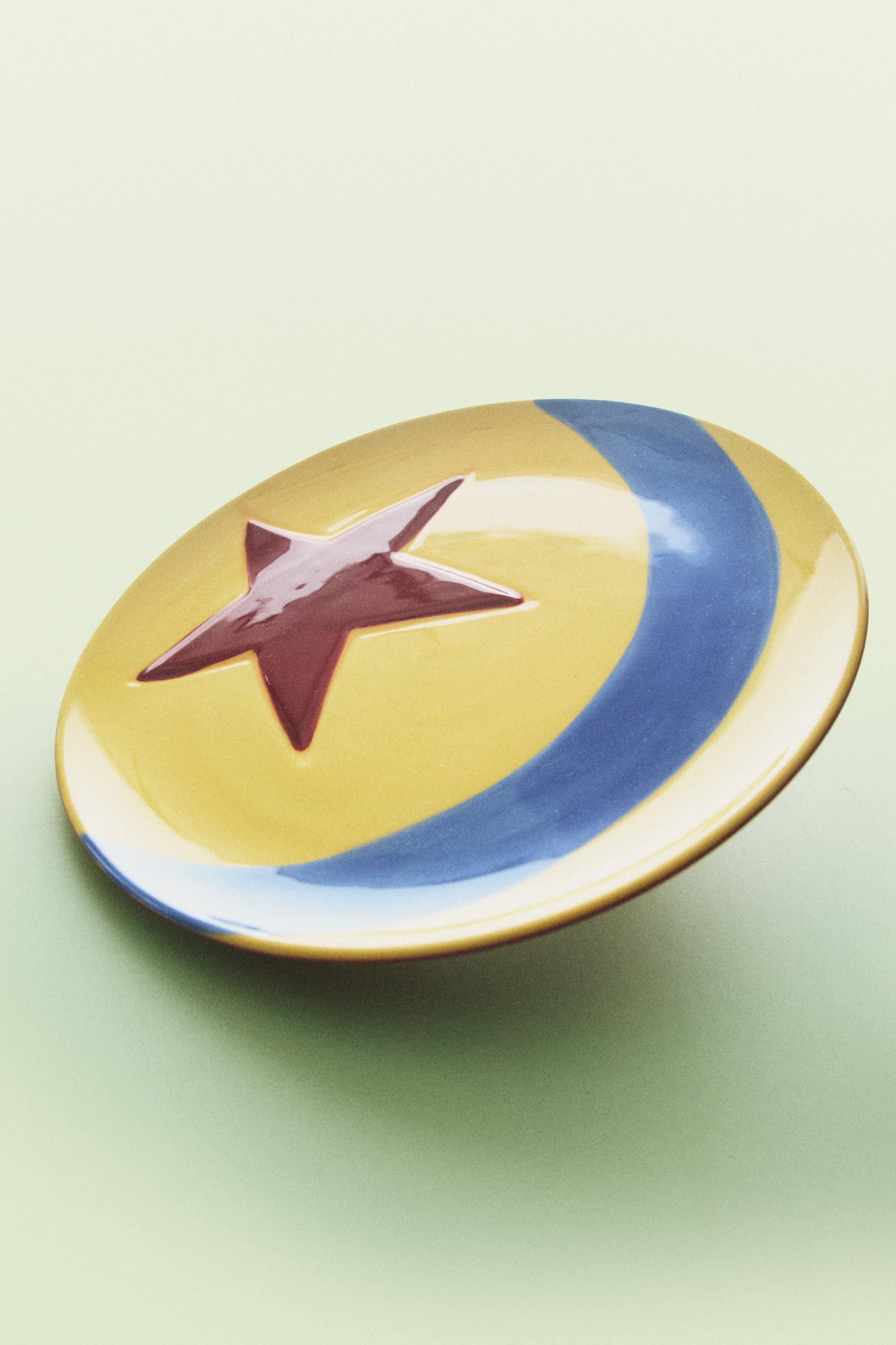 KIDS' MONSTERS, INC. ©DISNEY/PIXAR PIXAR BALL STONEWARE PLATE