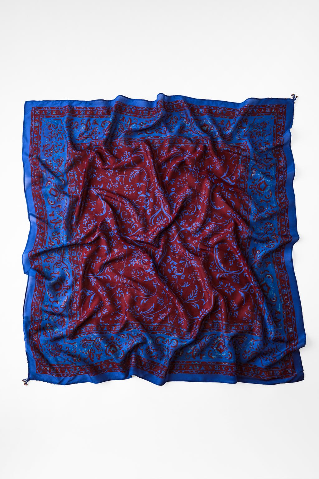 PRINTED SCARF WITH BEADS
