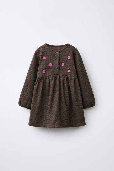 BESTICKTES STRUKTURKLEID - Braun von Zara
