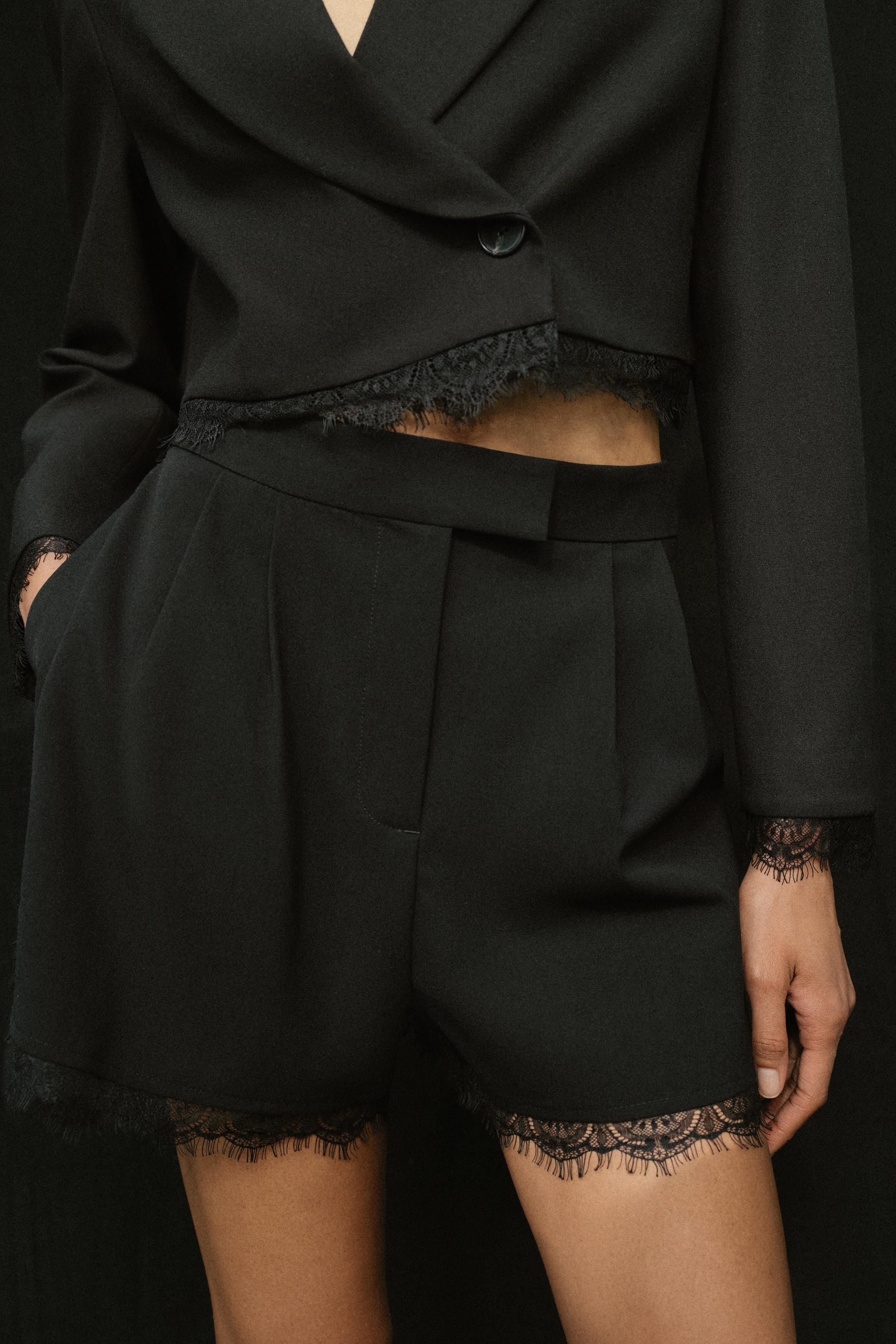 LACE TRIM SHORTS