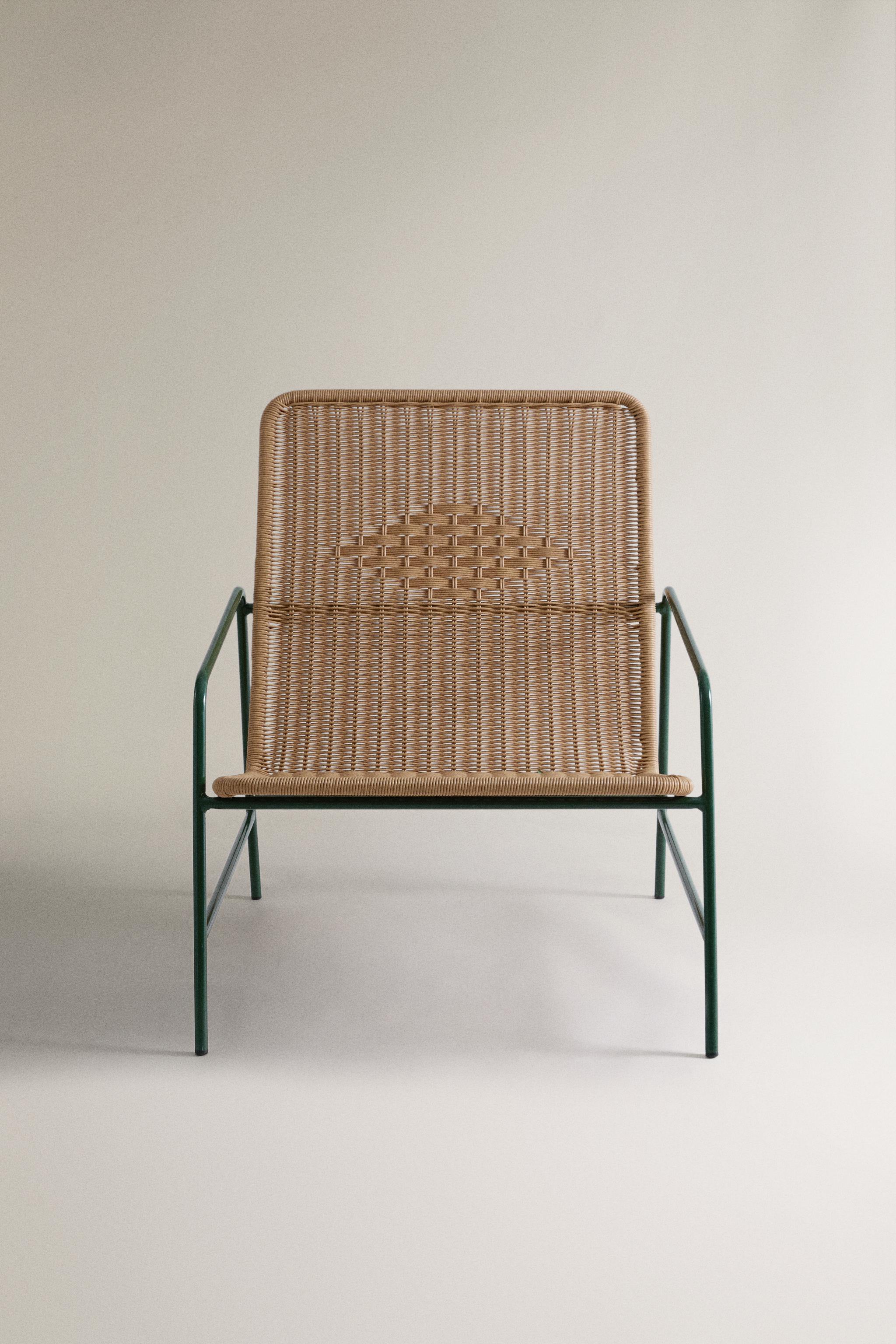 FAUTEUIL EXTÉRIEUR TRESSÉ DÉTAIL GÉOMÉTRIQUE