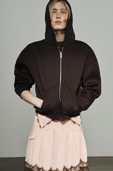 سويت شيرت بقبعة بمظهر النيوبرين - شوكولاتة الخاص بـ Zara