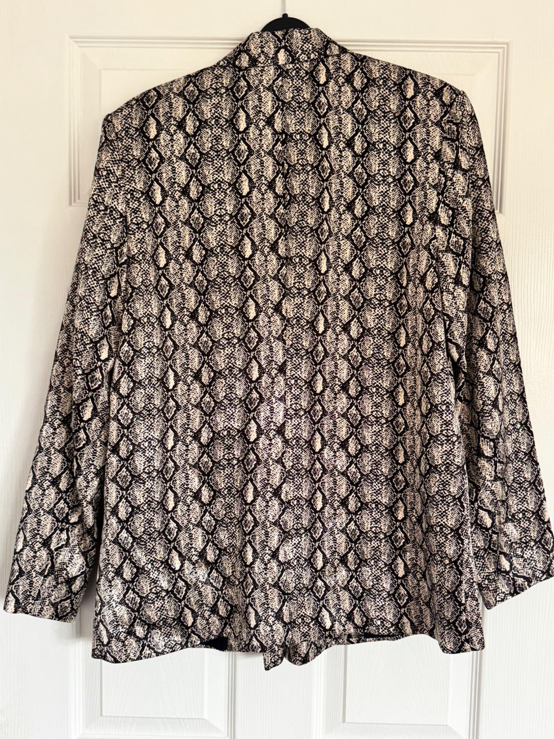 FLOWING ANIMAL PRINT BLAZER - Image 2