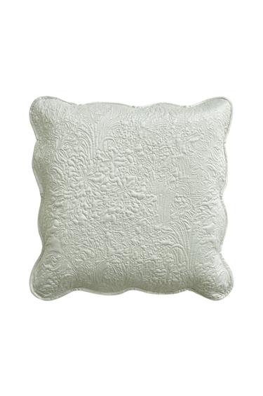 SCALLOPED FLORAL CUSHION COVER - أخضر فاتح الخاص بـ Zara
