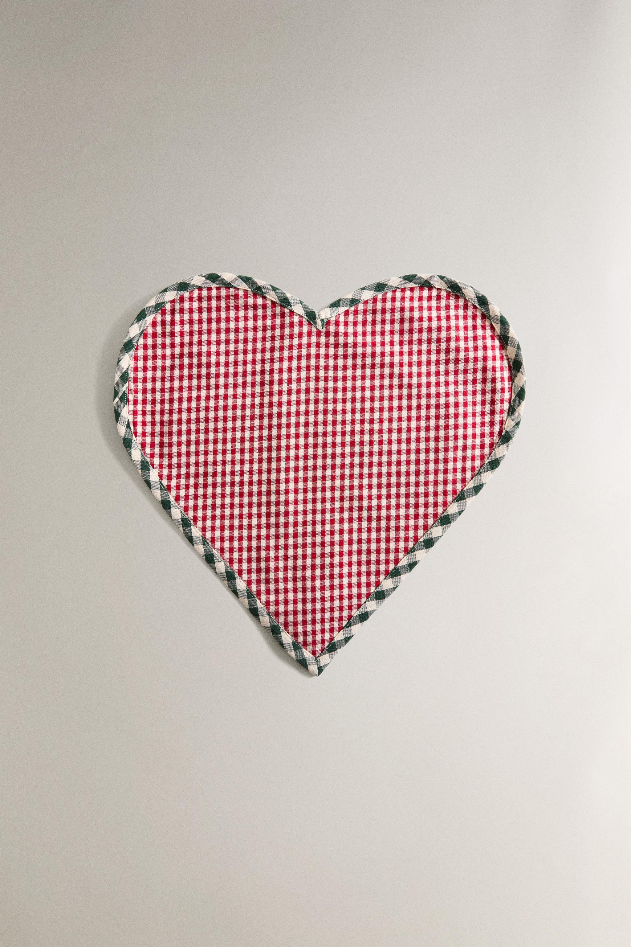 CHRISTMAS HEART PLACEMAT