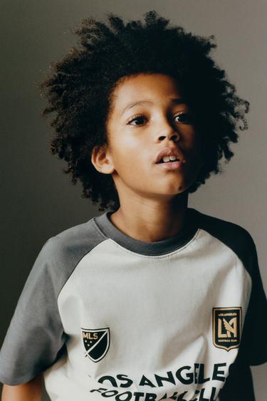 تيشرت بأكمام رنغلان لوس أنجلوس سي إف إم إل إس - خَام الخاص بـ Zara