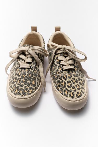 SNEAKER MIT ANIMAL-PRINT - Mehrfarbig von Zara