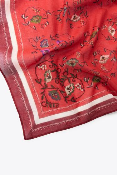 PAÑUELO ESTAMPADO BORDADOS - Rojo de Zara