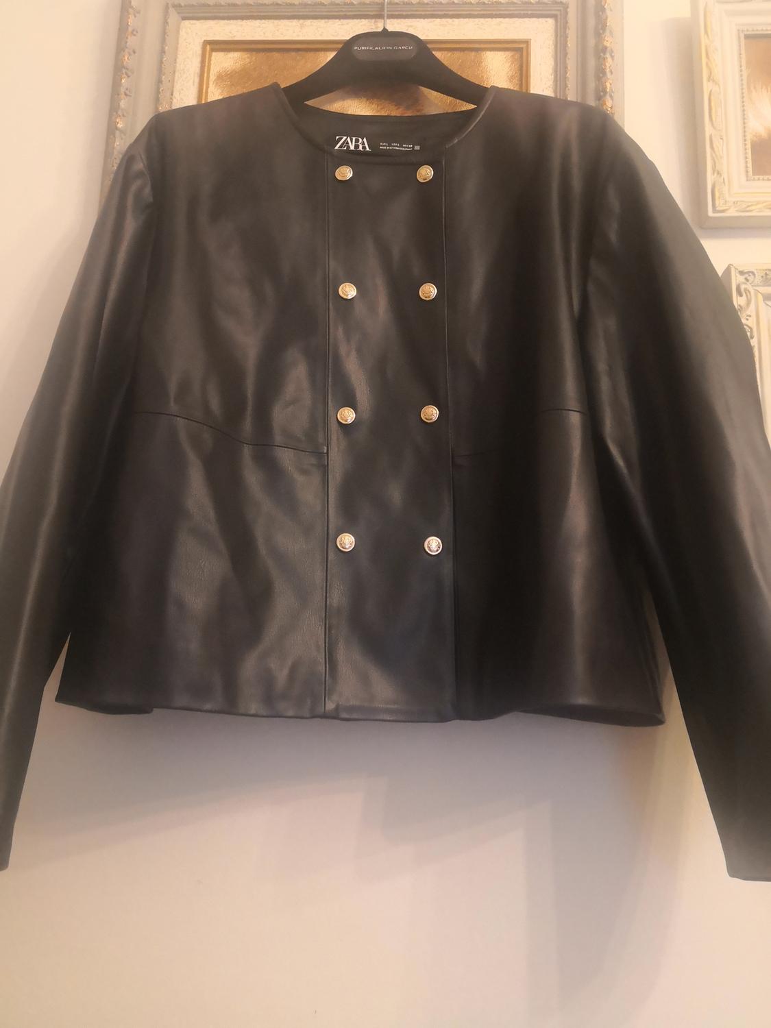 FAUX LEATHER BLAZER
