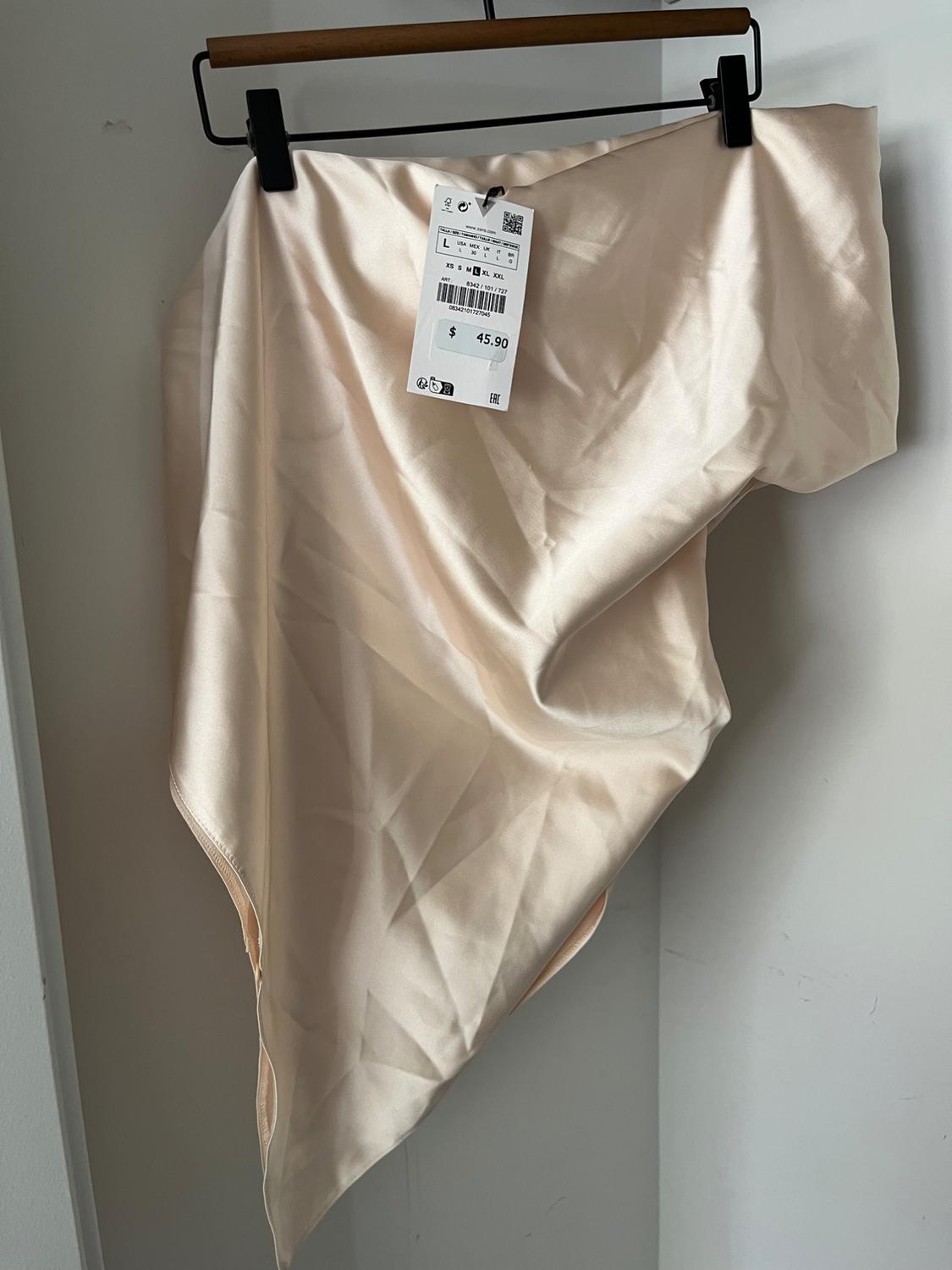 ASYMMETRICAL SATIN EFFECT TOP
