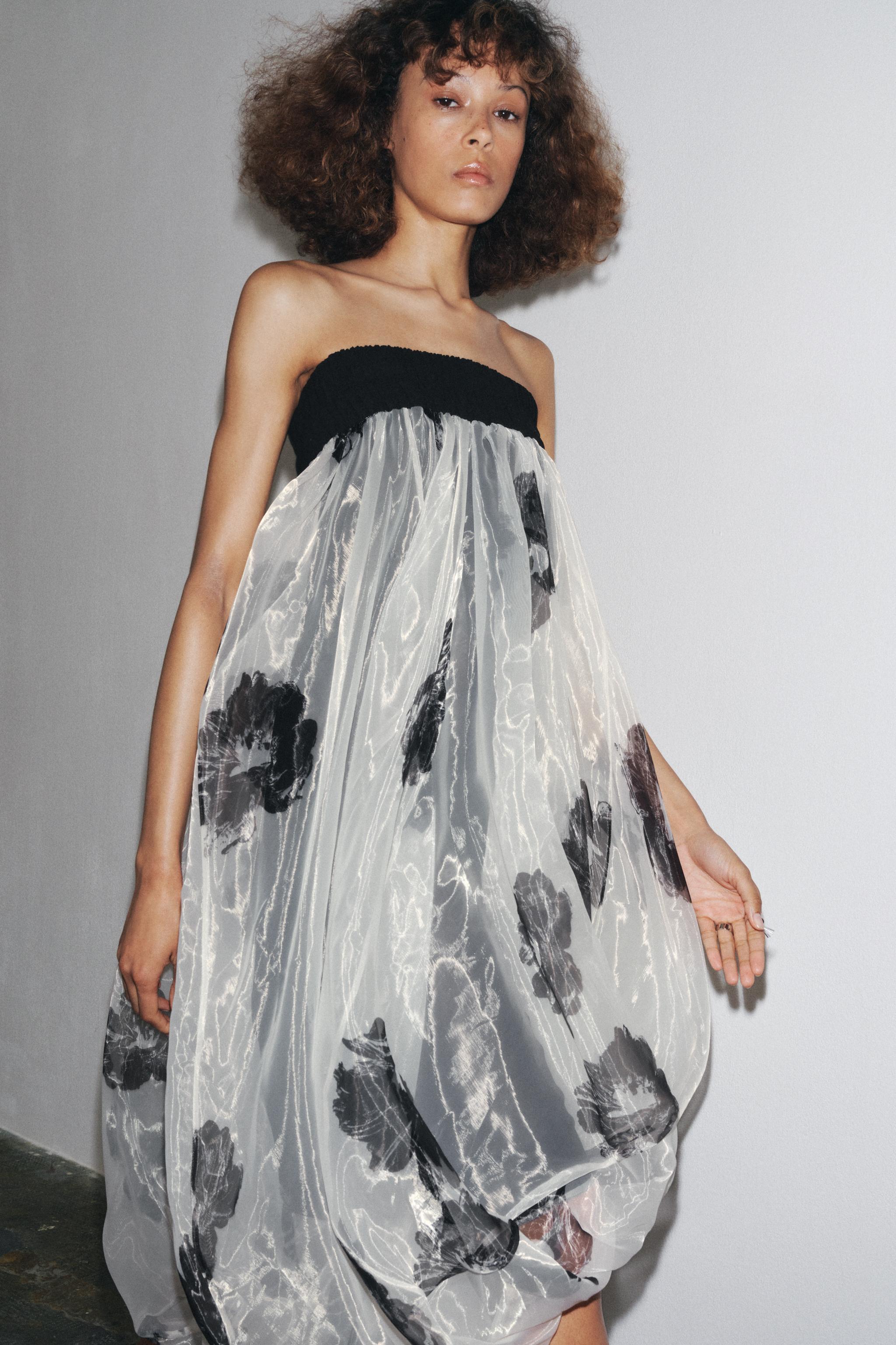 ZARA ZW COLLECTION プリント柄オーガンザワンピース 3405/151 ZW COLLECTION PRINTED ORGANZA DRESS - Ecru / Black | ZARA