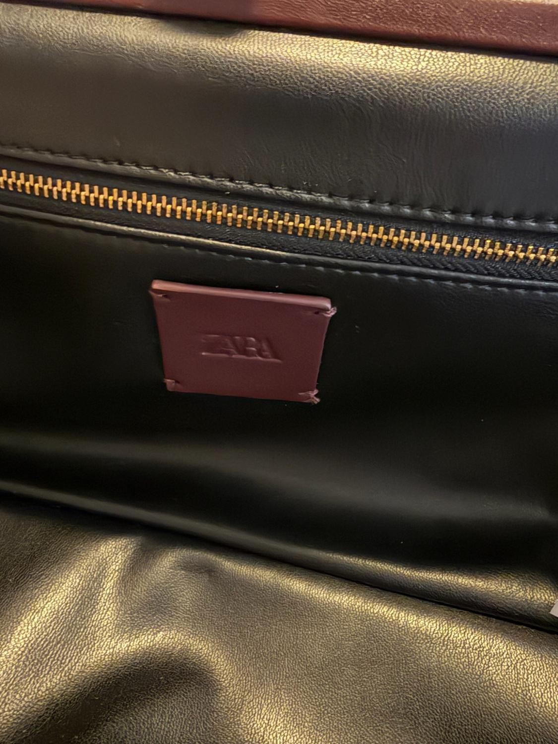 BOLSO SOBRE PIEL DETALLE METÁLICO - Image 5