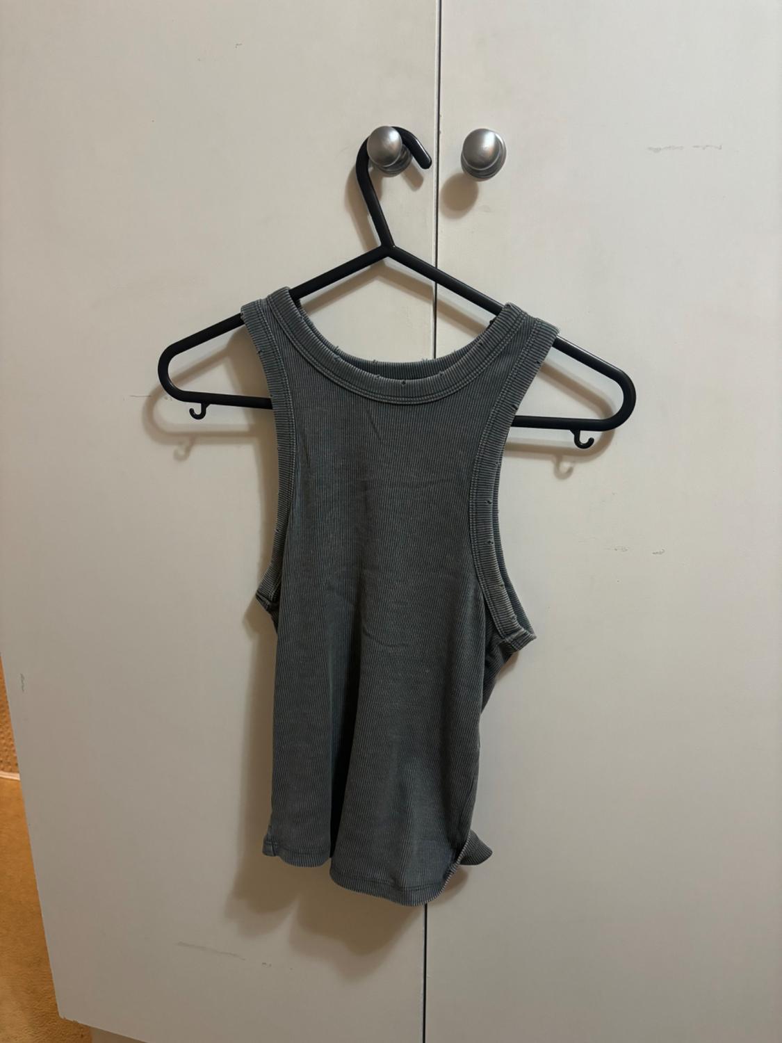 RIBBED FADED TOP