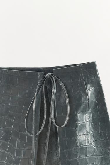 CINTURÓN FALDA PIEL LABRADA 100% - Azul de Zara