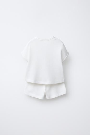ENSEMBLE T-SHIRT ET BERMUDA WAFFLE UNI - Blanc cassé de Zara - Image 1