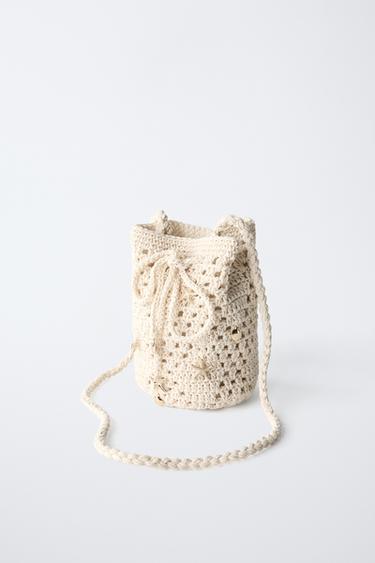 SAC BANDOULIÈRE CROCHET DÉTAILS BLEU MARINE - Blanc écru de Zara - Image 1