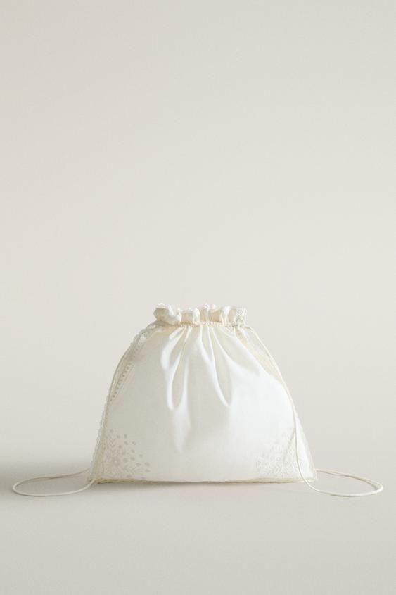SAC À LINGE EN COTON BRODÉ ET DENTELLE - Ivoire de Zara - Image 0