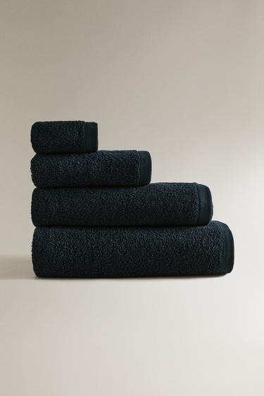 PLAIN COTTON TERRY BATH TOWEL (500 GXM²) - Navy blue by Zara