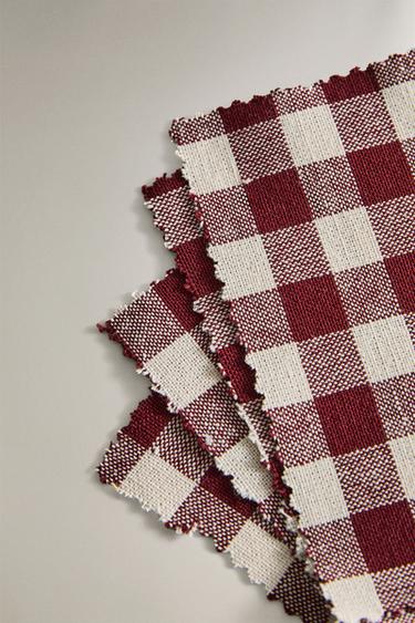 ENSEMBLE ÉTIQUETTES ET TISSUS - GRENAT de Zara - Image 1