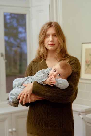 KËMISHË ME STAMPIM ME LULE - E kaltër e hapur nga Zara