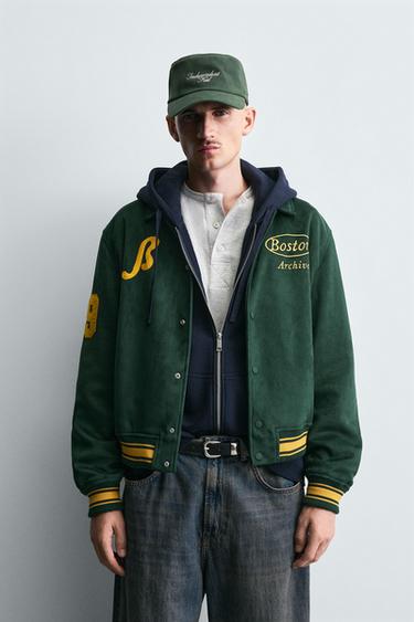 جاكيت بومبر بمظهر جلد السويد - أخضر الخاص بـ Zara