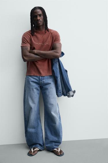 T-SHIRT EN MAILLE À IMPRIMÉS DÉLAVÉS - Rouge de Zara - Image 5