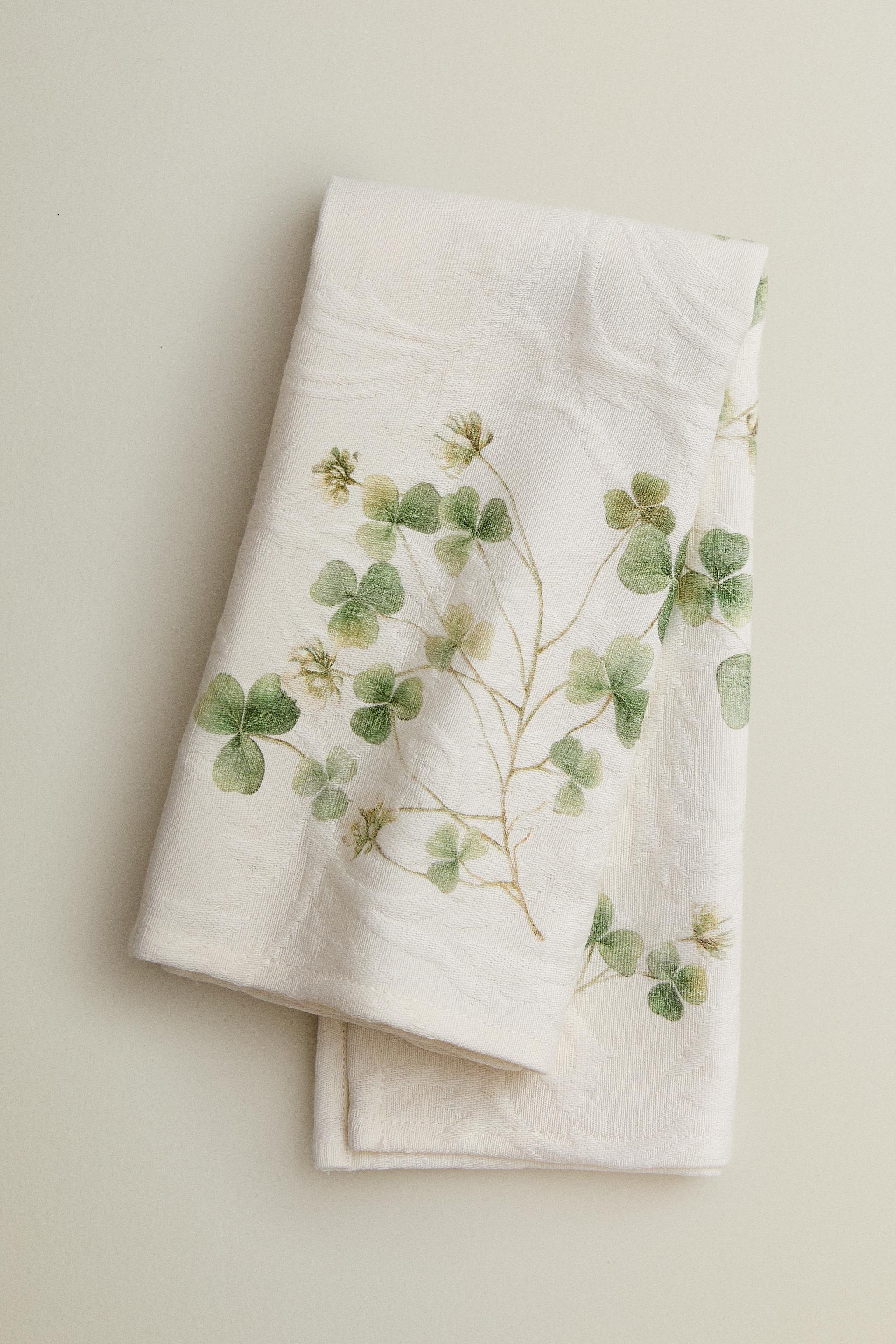 PACK JACQUARD CLOVER PRINT NAPKINS (PACK OF 2)