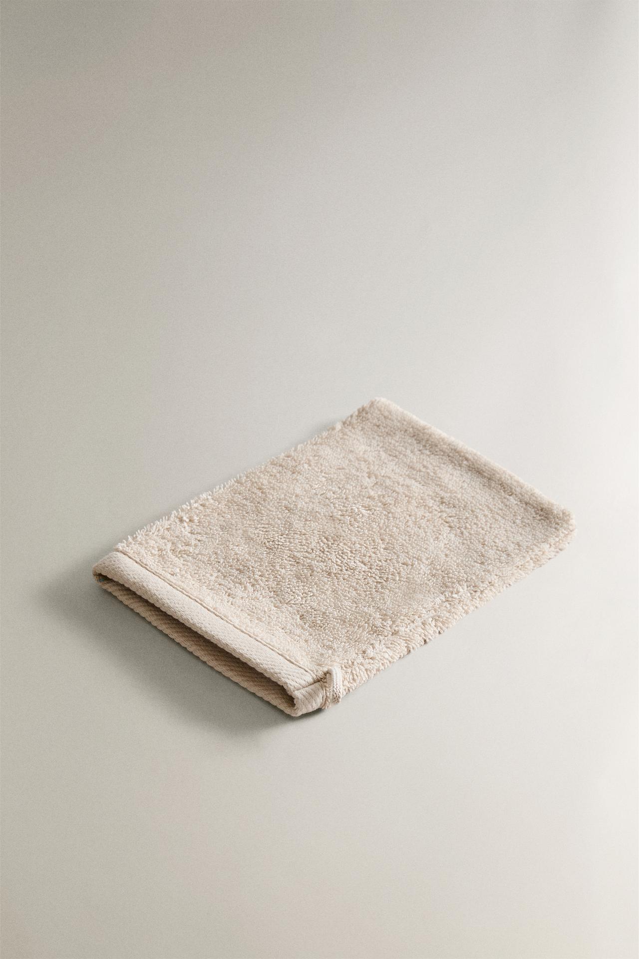 COTTON TERRY BATH MITT — Sand