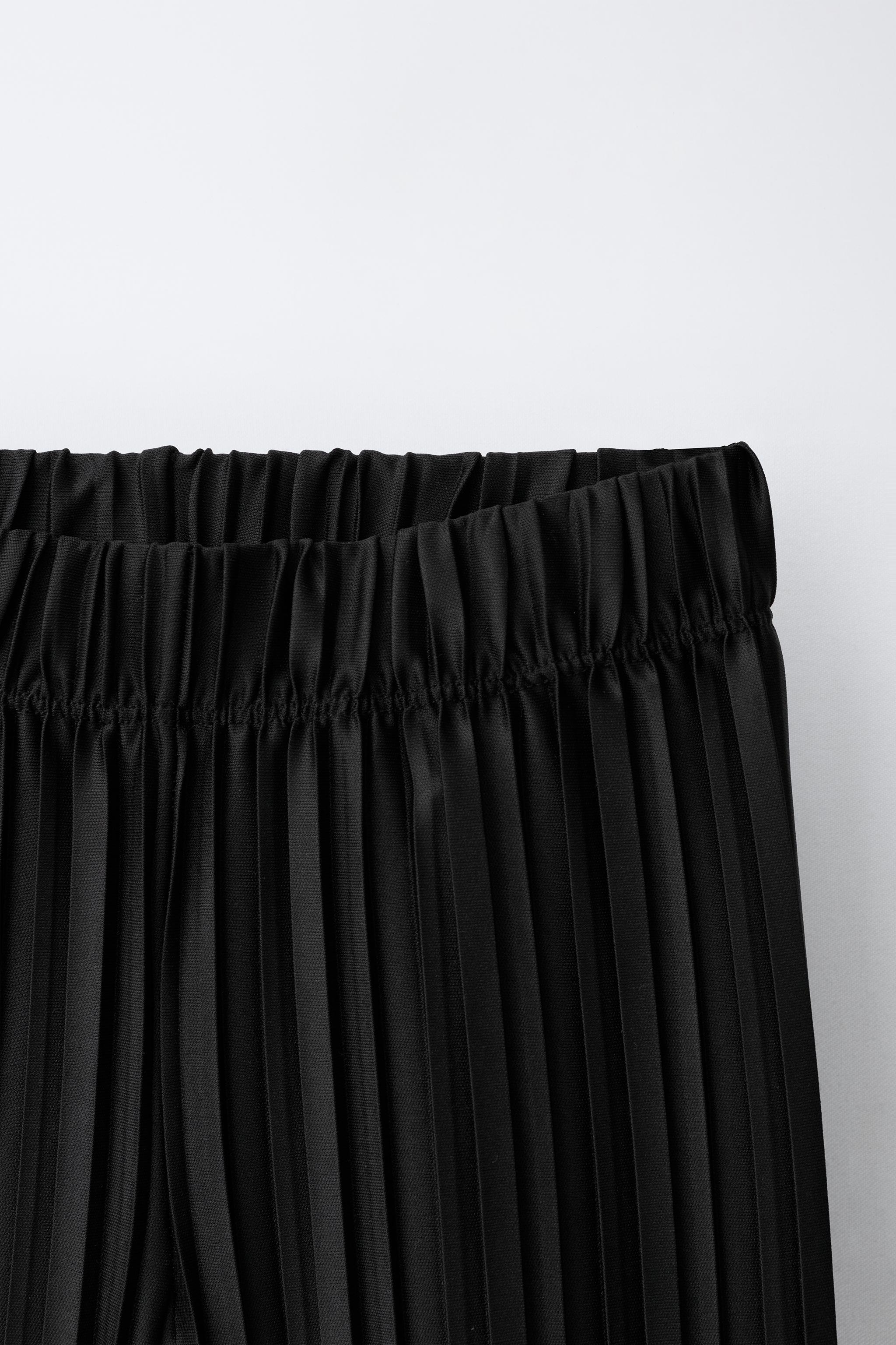 PLEATED WIDE LEG PANTS