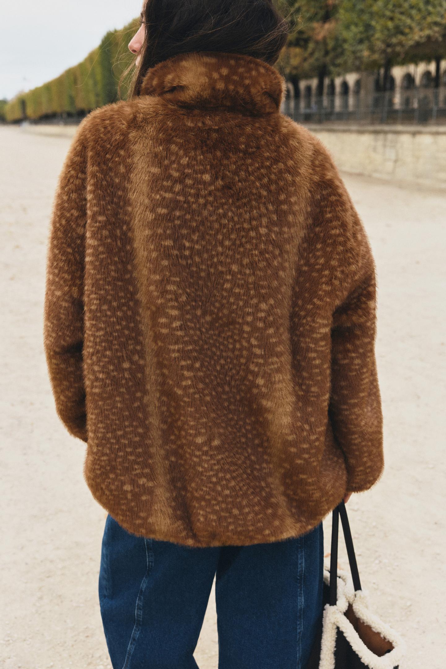 Женская куртка Zara Oversized Faux Fur Bomber, цвет: Серо-коричневый коричневый — фото 6