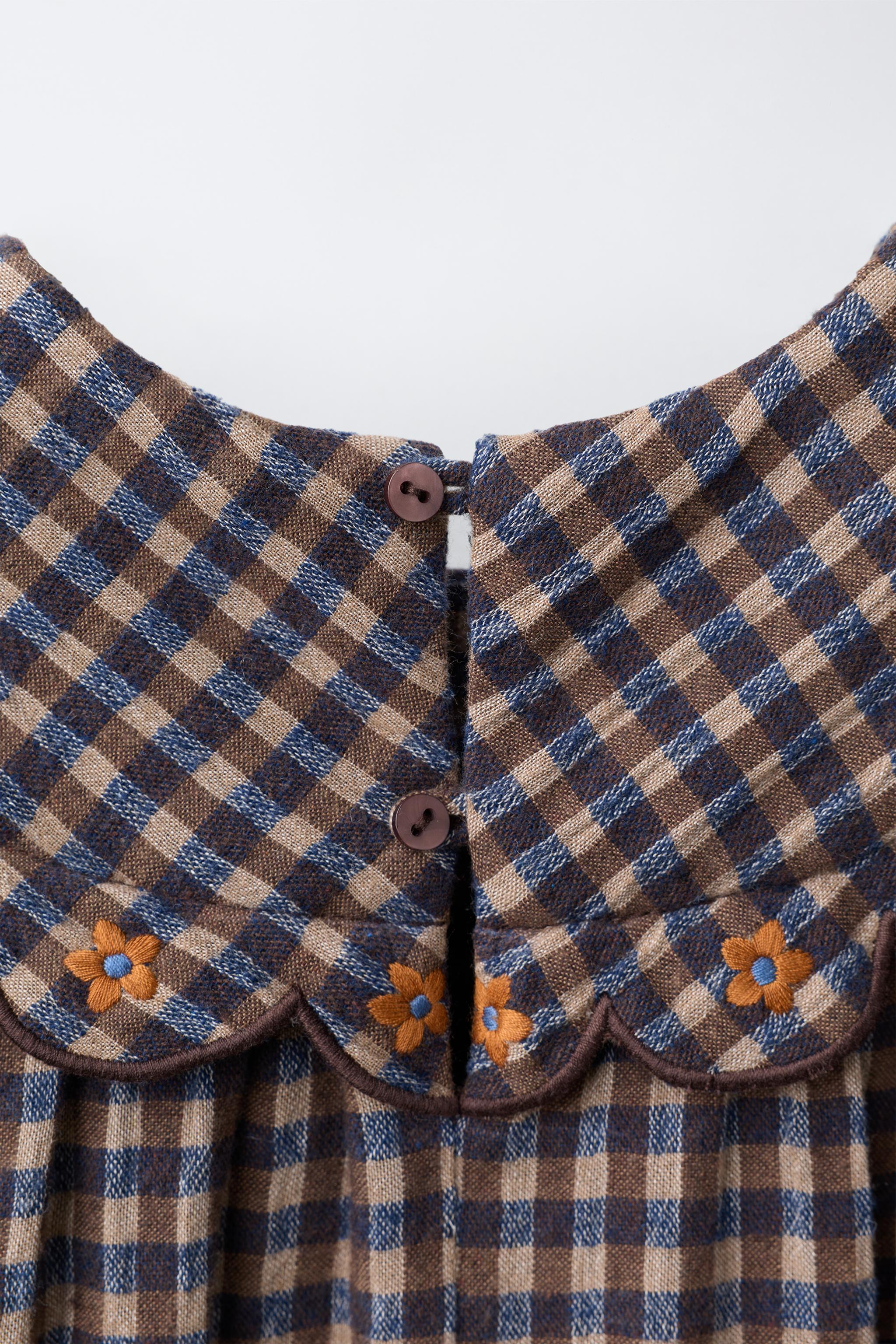 ROBE À CARREAUX ET FLEURS BRODÉES