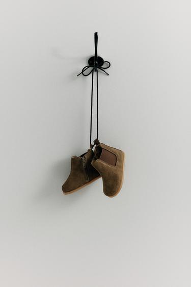 بوت من الجلد المدبوغ حافي القدمين - بني الخاص بـ Zara