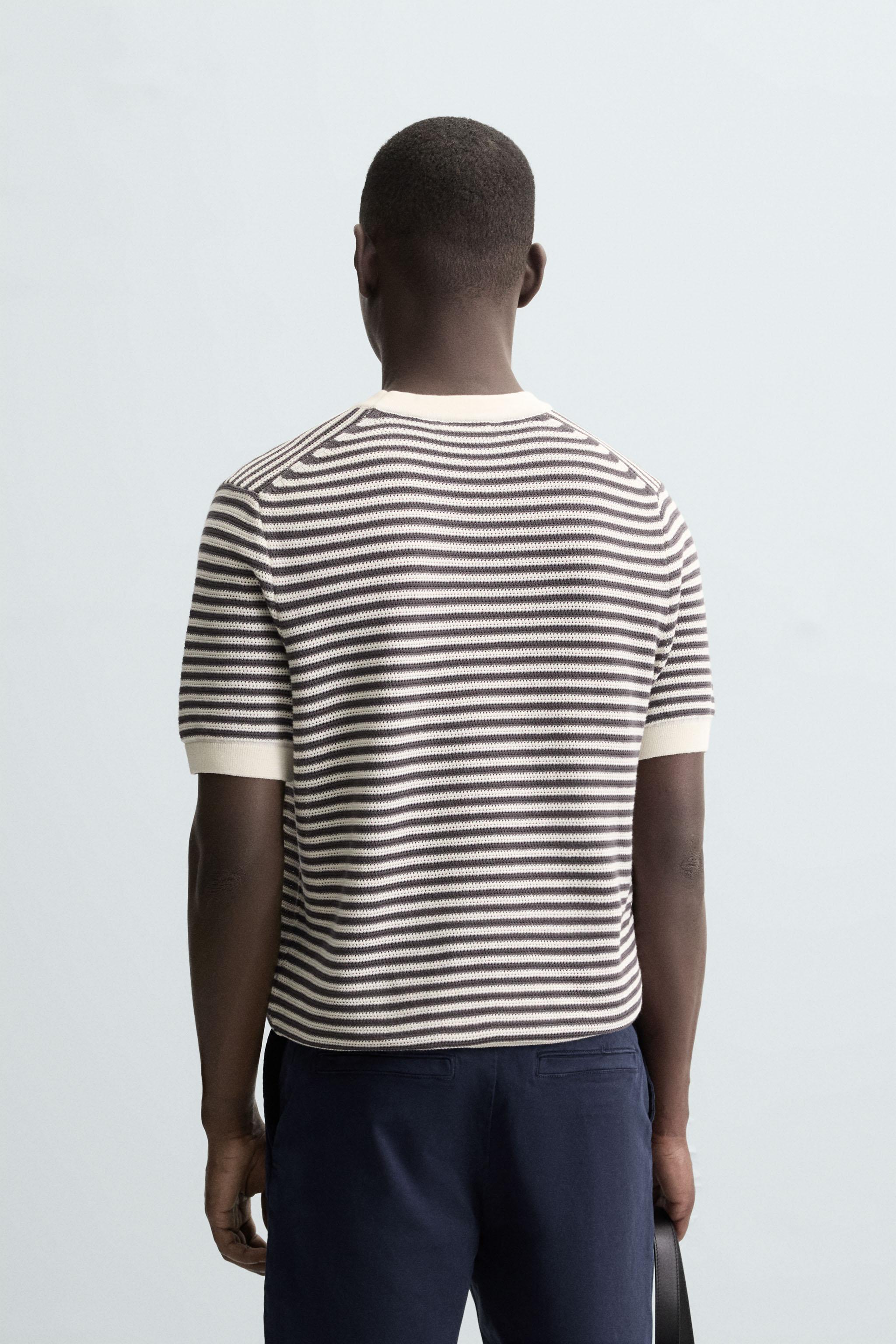 STRIPED OPEN KNIT T-SHIRT