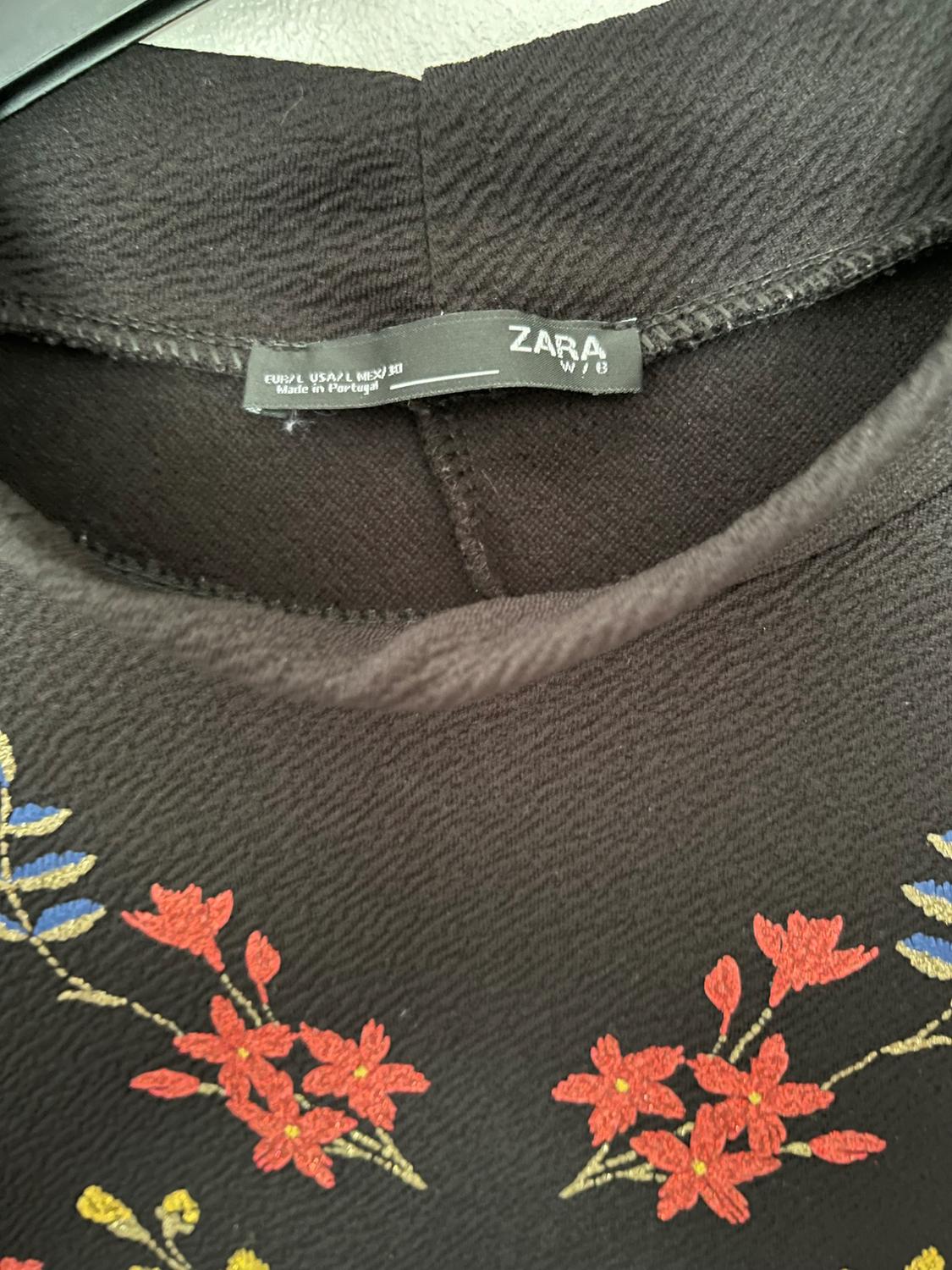 PRINTED RUBBERISED DRESS - Image 3