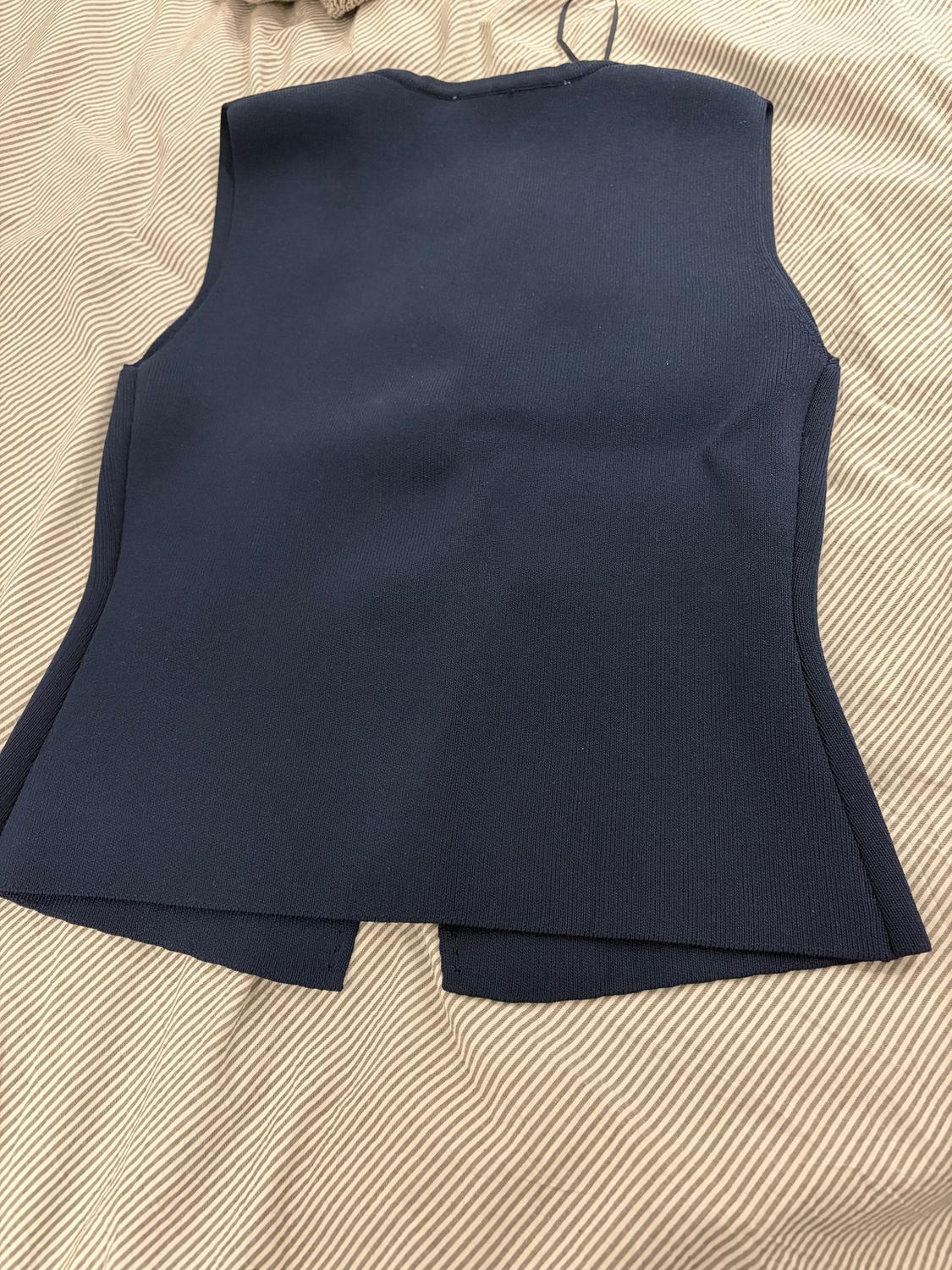PLAIN KNIT VEST TOP - Image 4