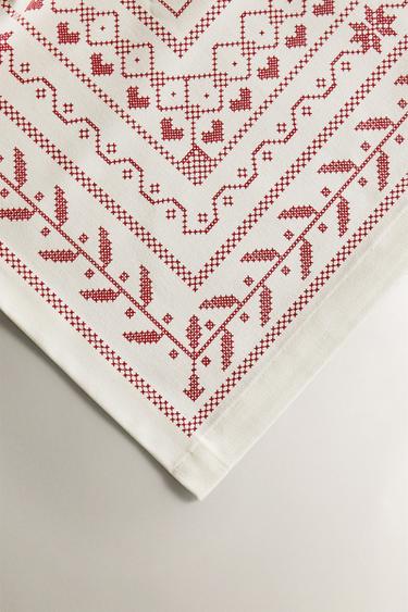 EMBROIDERED CHRISTMAS COTTON TABLECLOTH - Red / White by Zara - Image 2