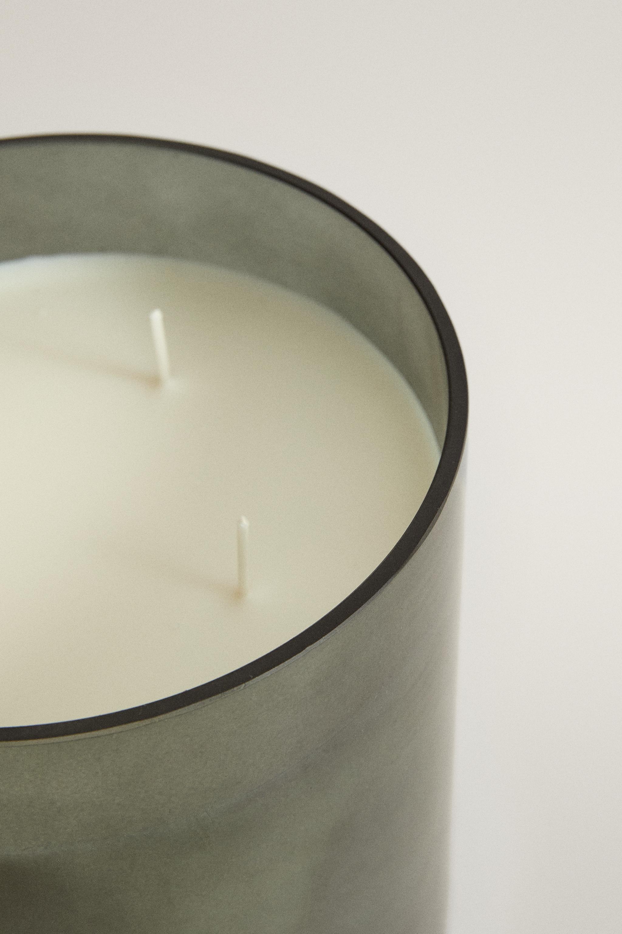 (2 KG) POETIC MIND SCENTED CANDLE
