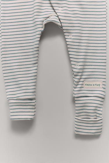 بيجامة قطعة واحدة مخططة بقدم قابلة للتحويل - مزرق الخاص بـ Zara