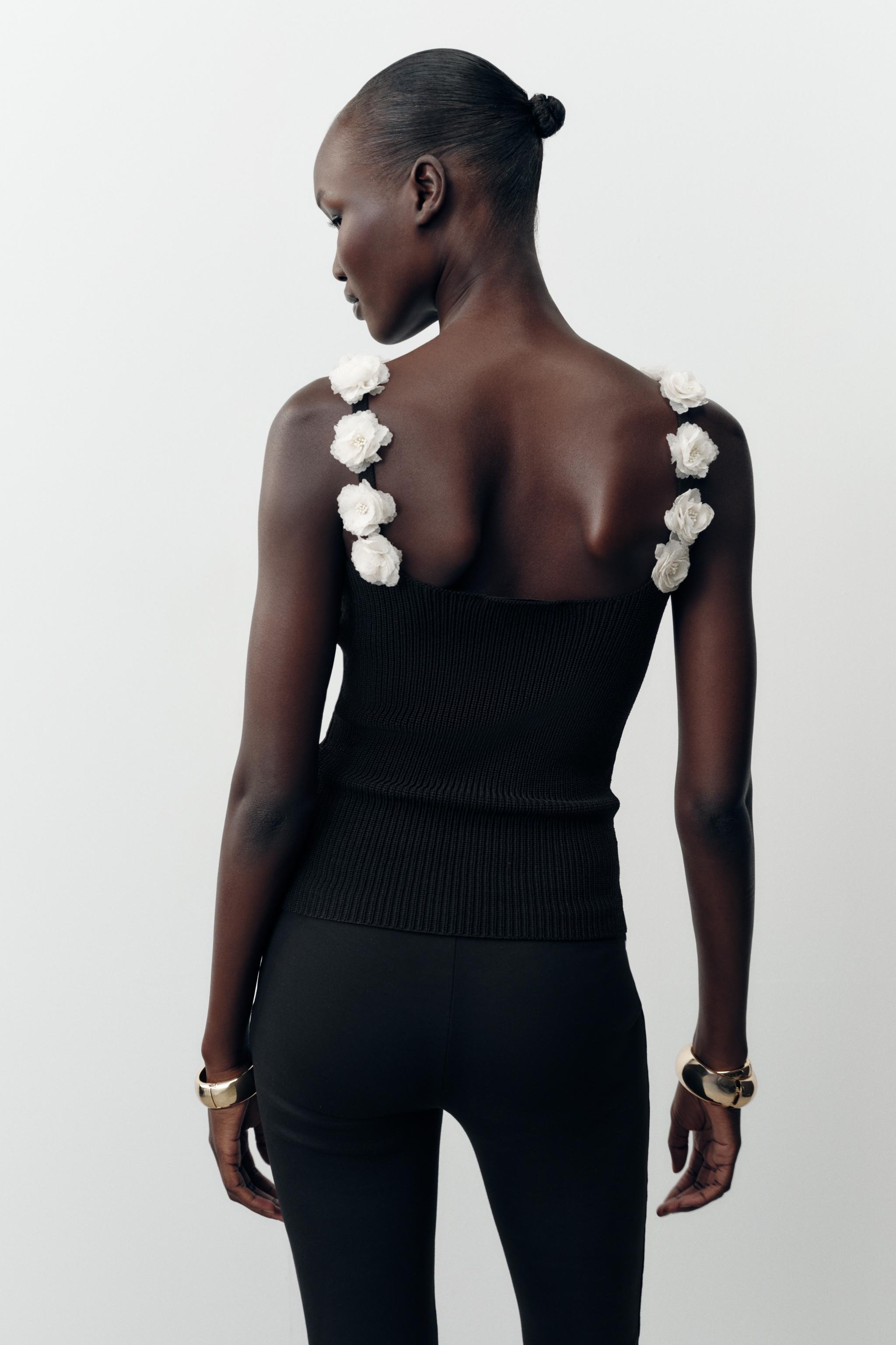 TOP EN MAILLE À FLEURS