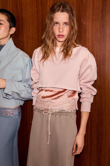 CROPPED SWEATSHIRT WITH LACE - Dusty pink by Zara