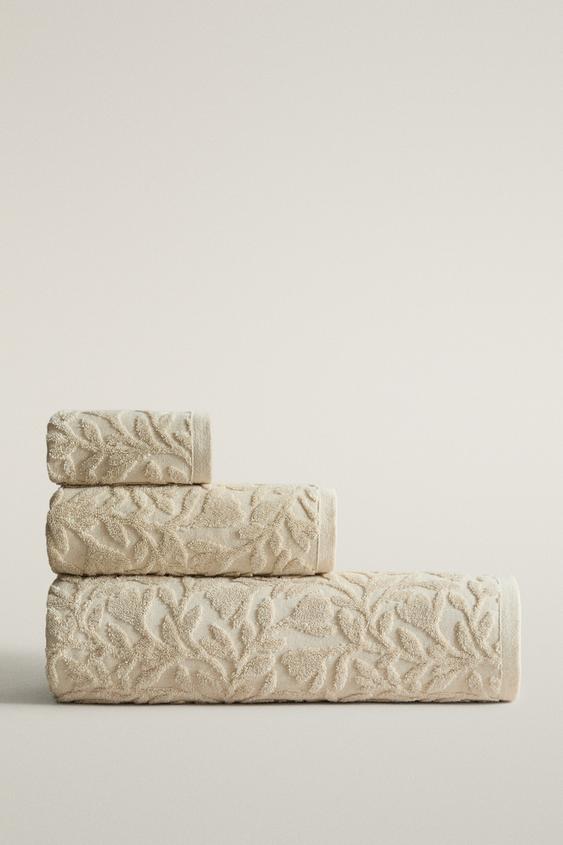 Zara EMBROIDERED BORDER BATH TOWEL - Light beige - Image 0
