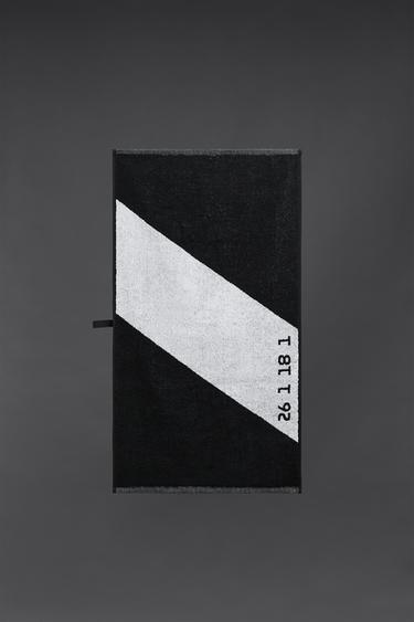 СПОРТИВНОЕ ПОЛОТЕНЦЕ — ЧЕРНЫЙ от Zara — изображение 0