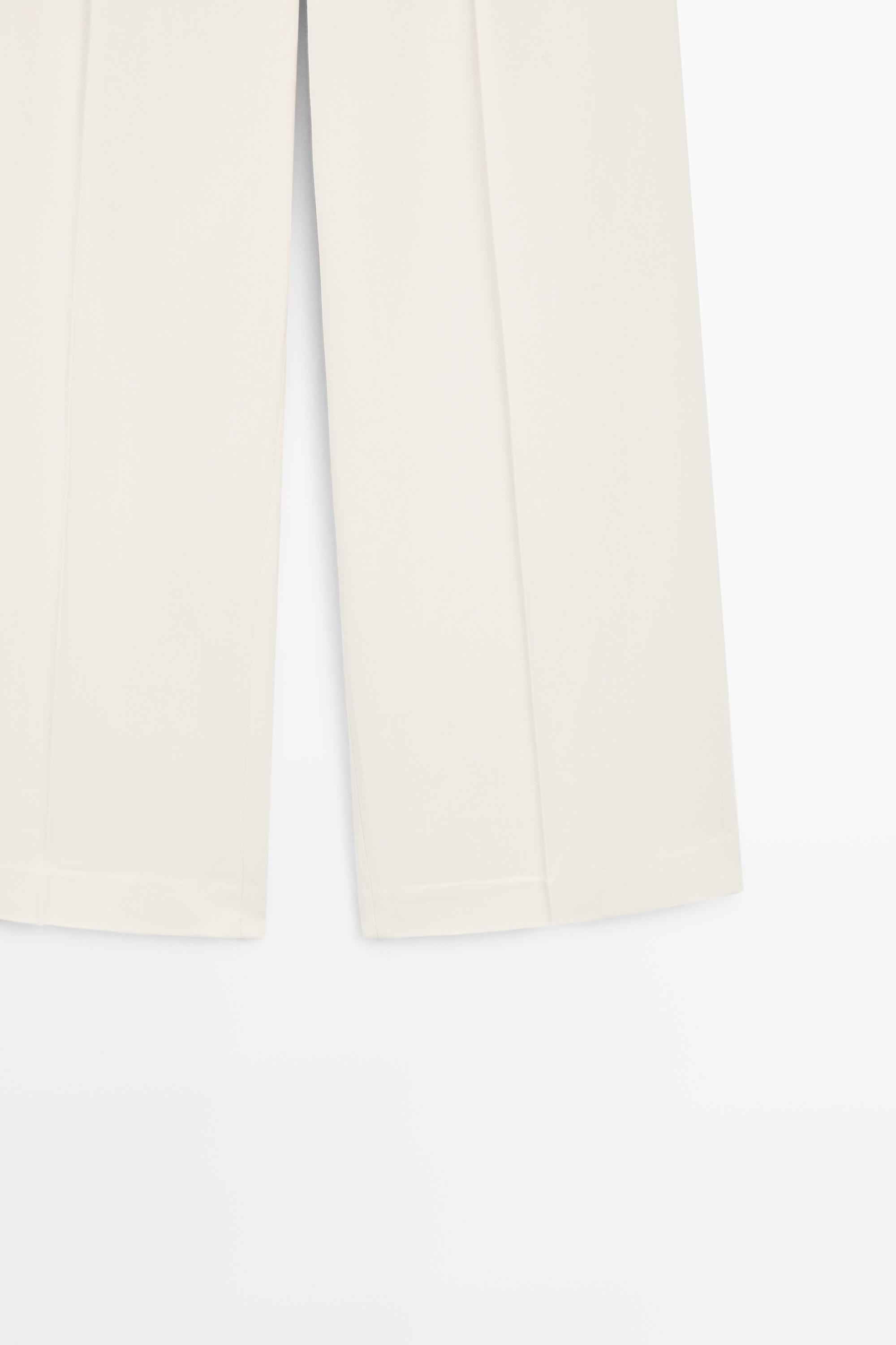 Flowing wide-leg pants