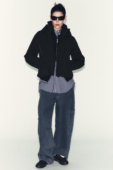 جاكيت بغطاء رأس WATER REPELLENT WINDPROOF - أسود الخاص بـ Zara