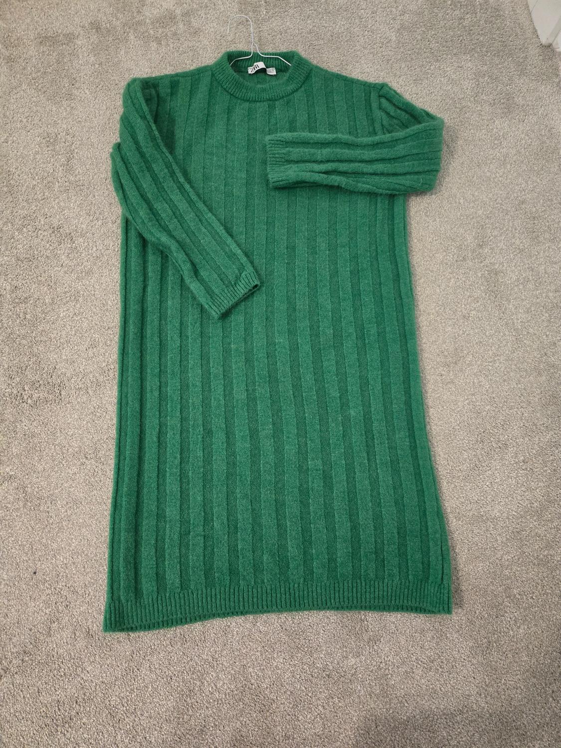 RIBBED KNIT DRESS